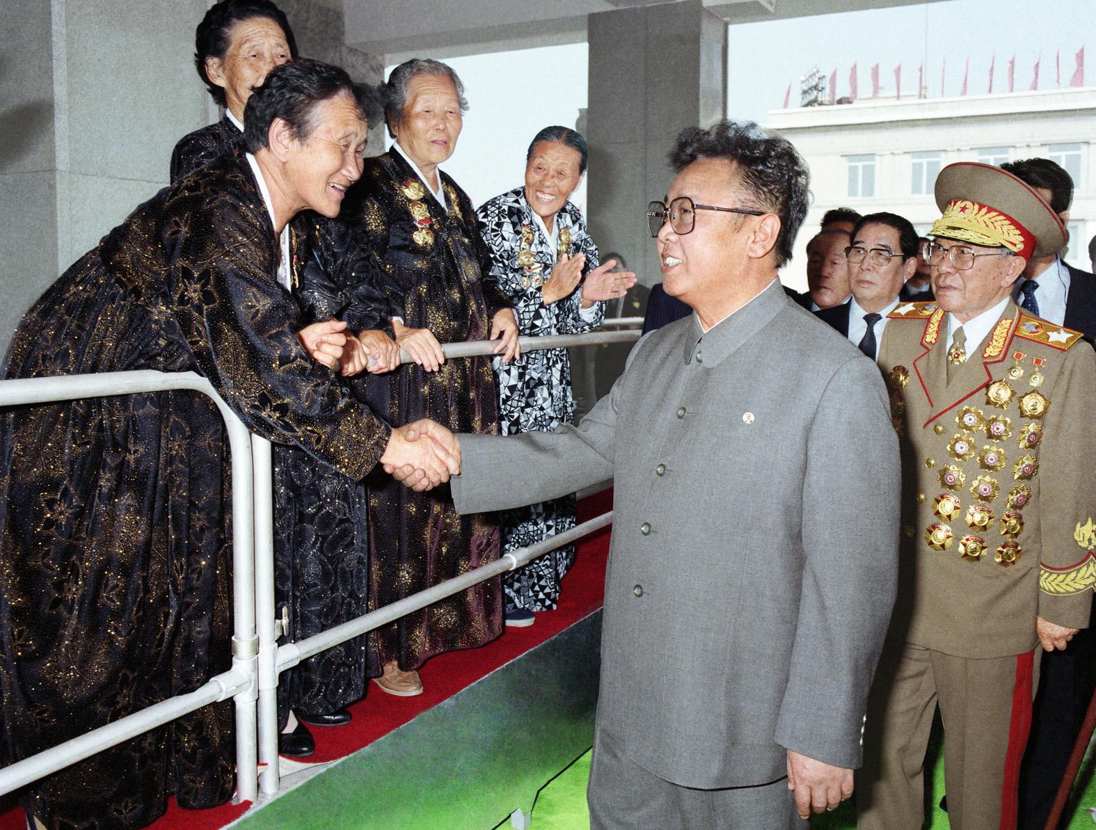  سر نجاح سياسة القائد كيم جونغ إيل